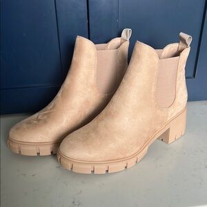 Elegant Beige Ankle Boots